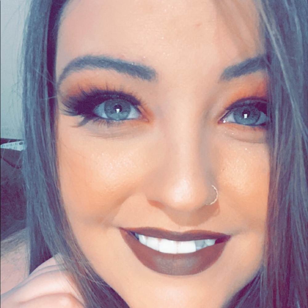 Meet your Posher, Courtney